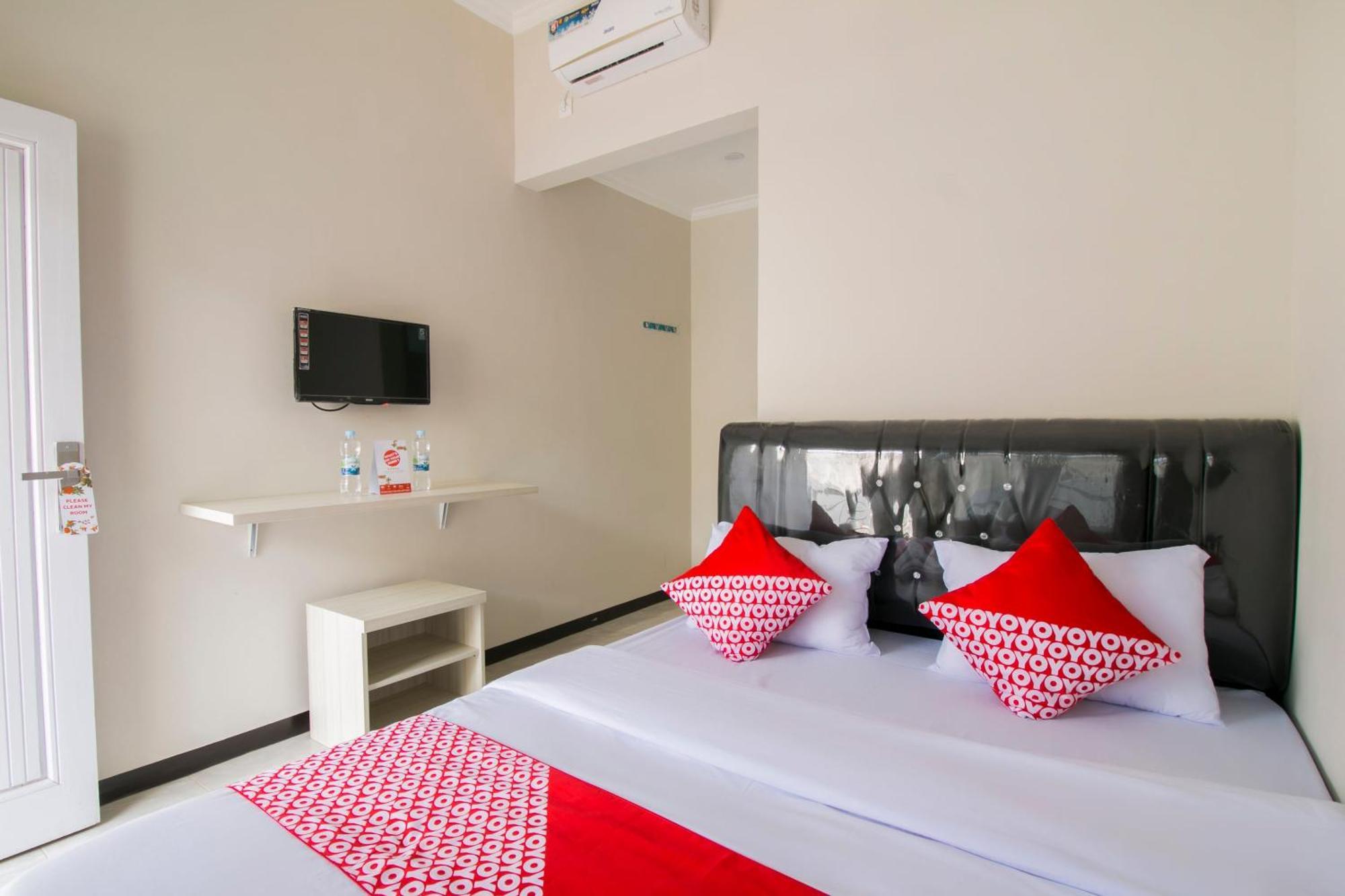 Oyo 1078 Fakhira Residence Cianjur Exterior photo