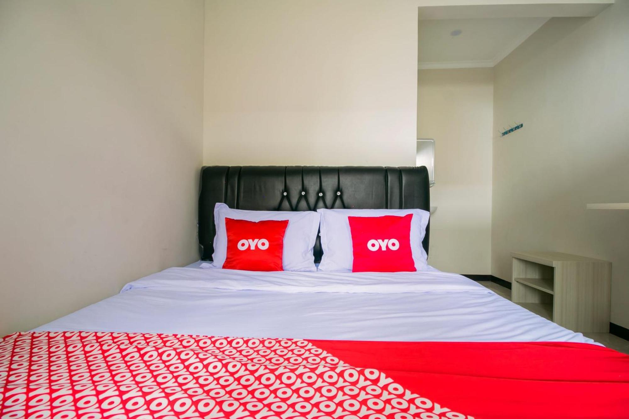 Oyo 1078 Fakhira Residence Cianjur Exterior photo